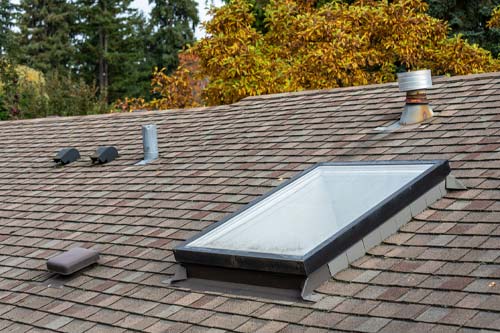 Skylight window in roof